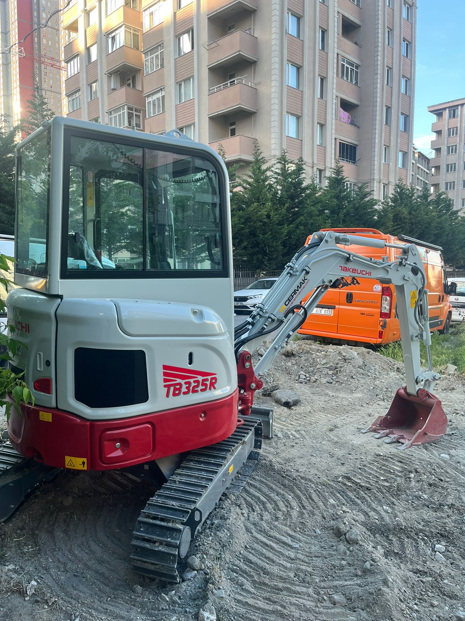 Ekskavatör Aracımız